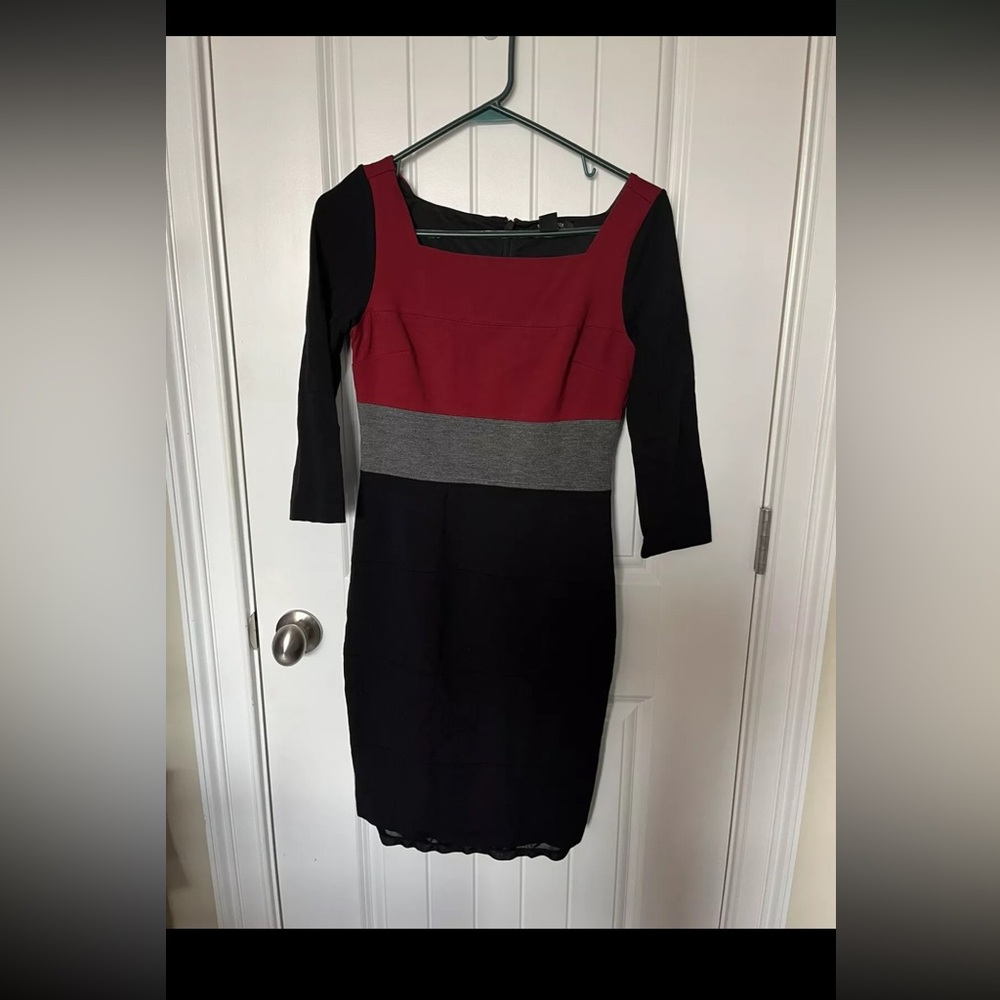 White House Black Market Size 4. Black Gray Red Fitted Dress